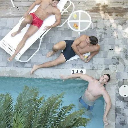 Pineapple Point Guesthouse&Resort - Gay Men's Resort